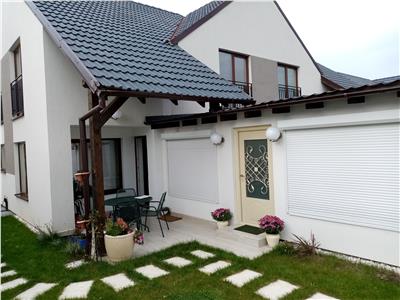 De vanzare casa cu spatiu comercial in Budiu