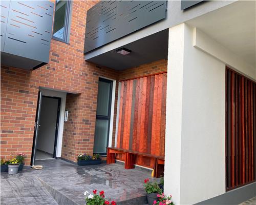Apartament cu doua camere de inchiriat in bloc nou, zona semicentrala