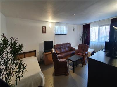 De inchiriat apartament 3 camere,Corunca